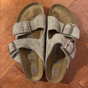Birkenstock Arizona Sandals - Taupe Suede. Good condition